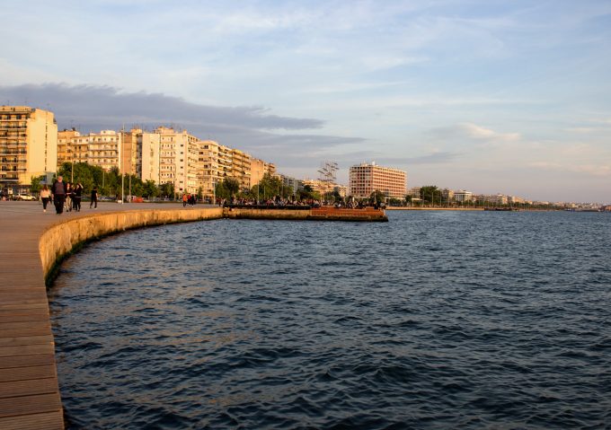thessaloniki grecia perromochilero